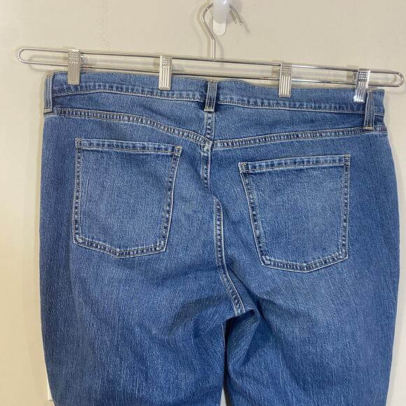Old Navy Mid-Rise Wow Boyfriend Straight Leg Jeans Medium Wash Denim Sz 16 - Picture 6 of 10
